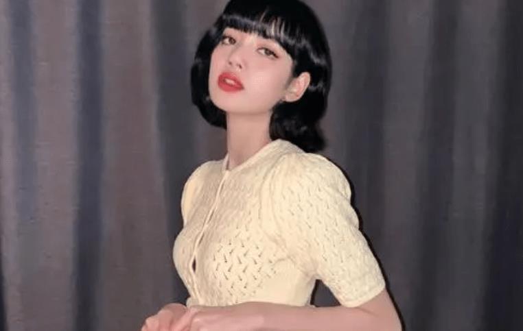 Original video of Lisa's Crazy Horse show rehearsal video leaked. She only has a pearl waist