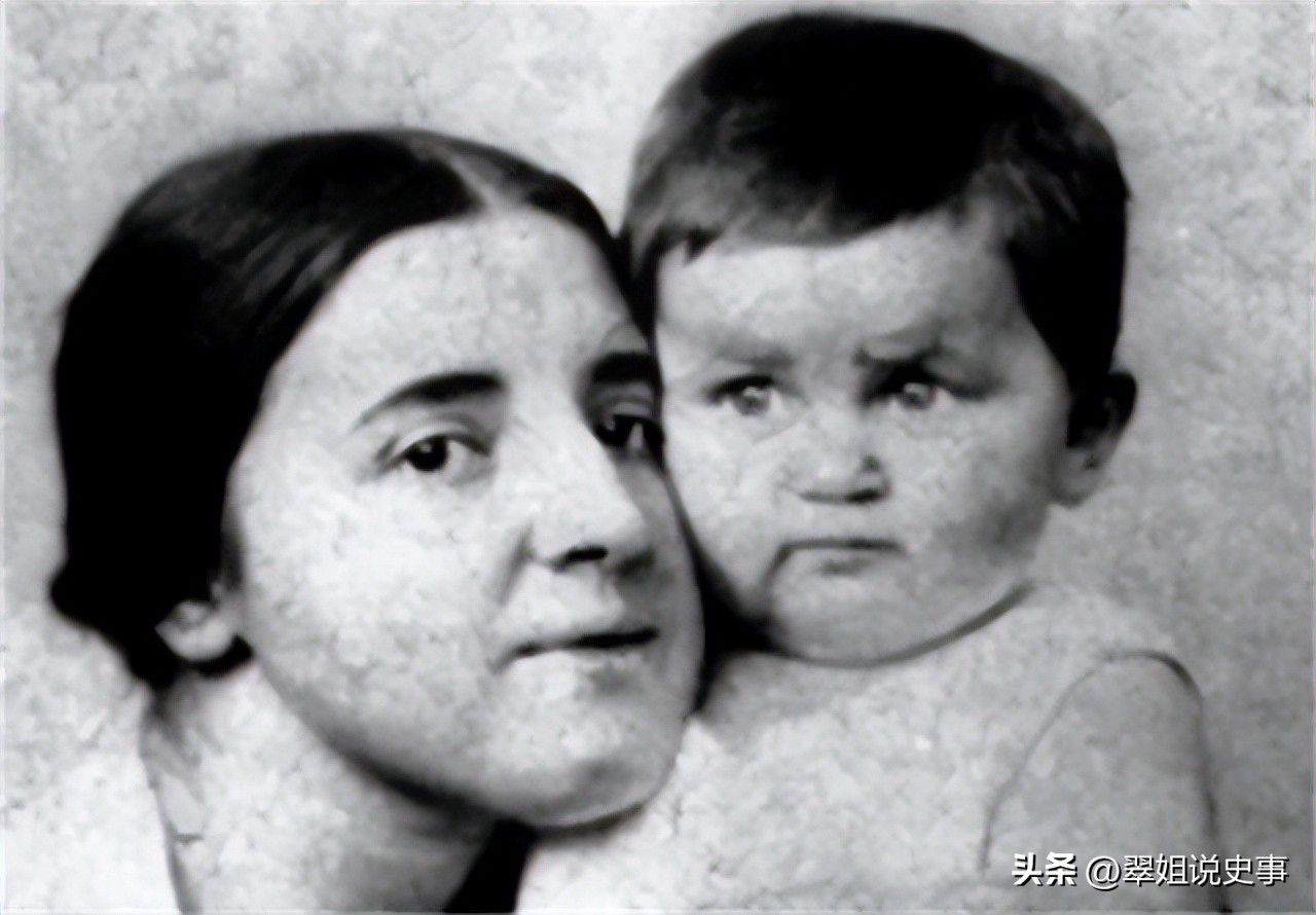 Stalin's wife, what happened at the Kremlin banquet? Go back and commit ...