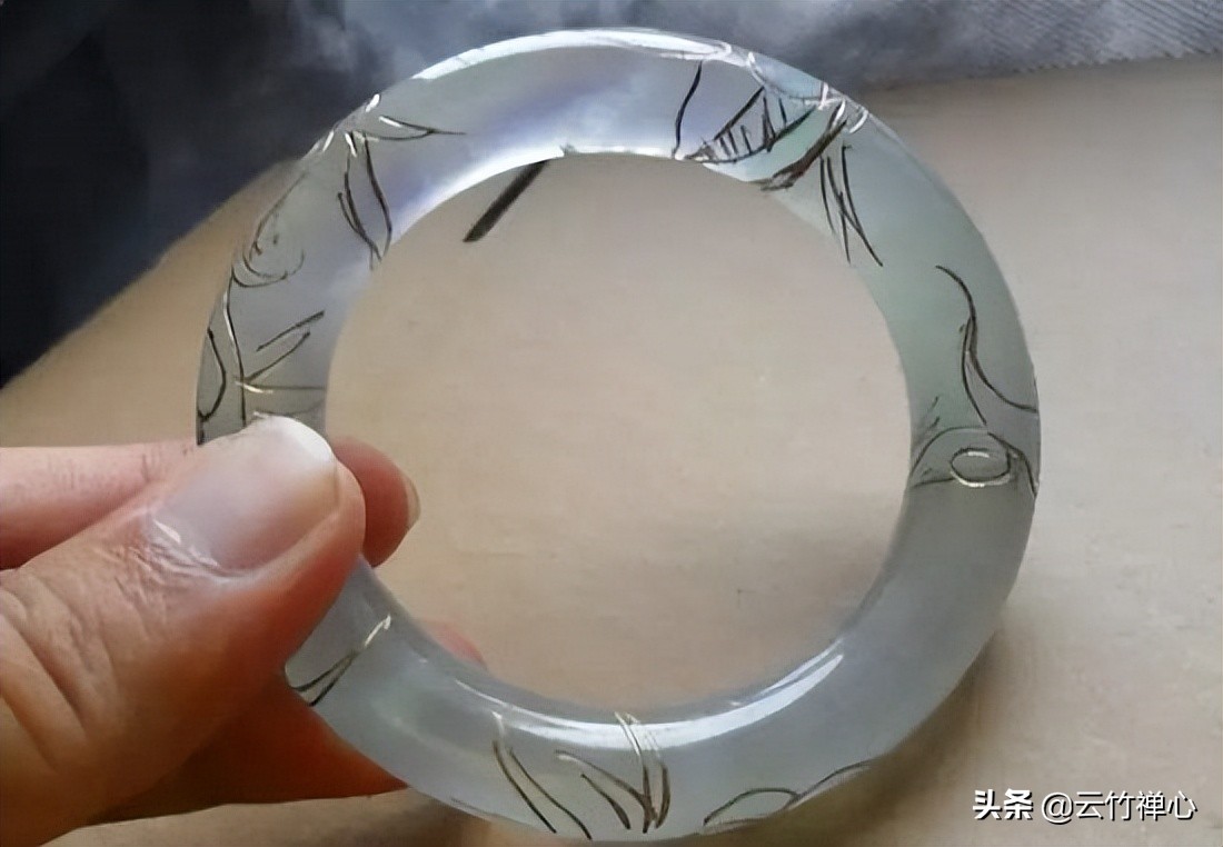 If the jade bracelet suddenly breaks, what does it mean if the jade