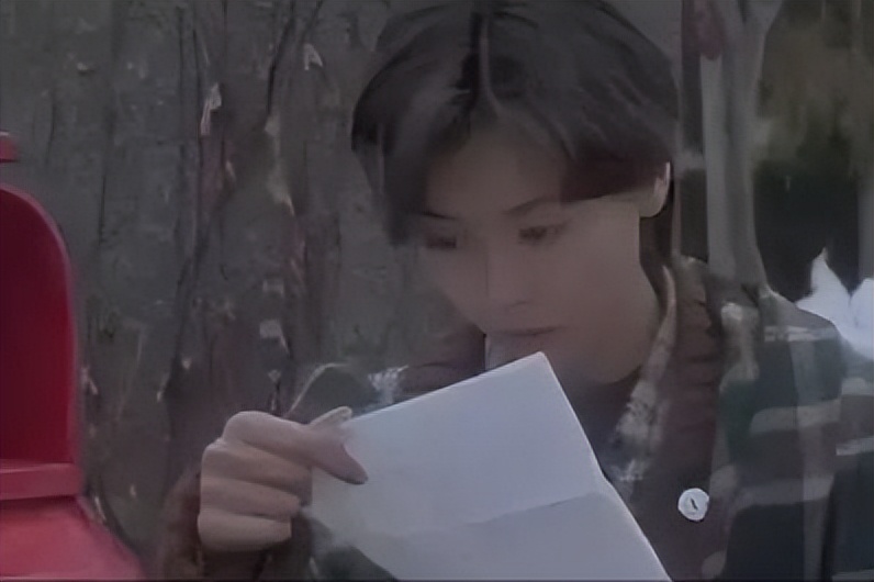 Self-reconstruction in the movie 