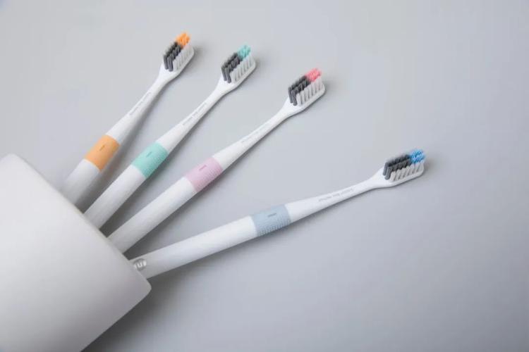 Using a toothbrush for threading needlework is really powerful. It is