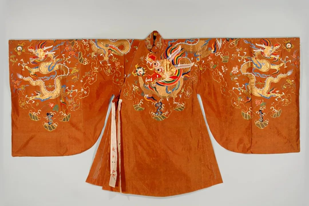 Reveal the secret, how expensive is the python robe that Guo Degang ...