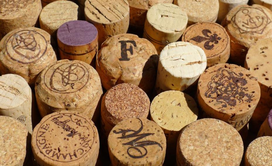 Throw away the corks after drinking red wine? Expert Don't cherish it