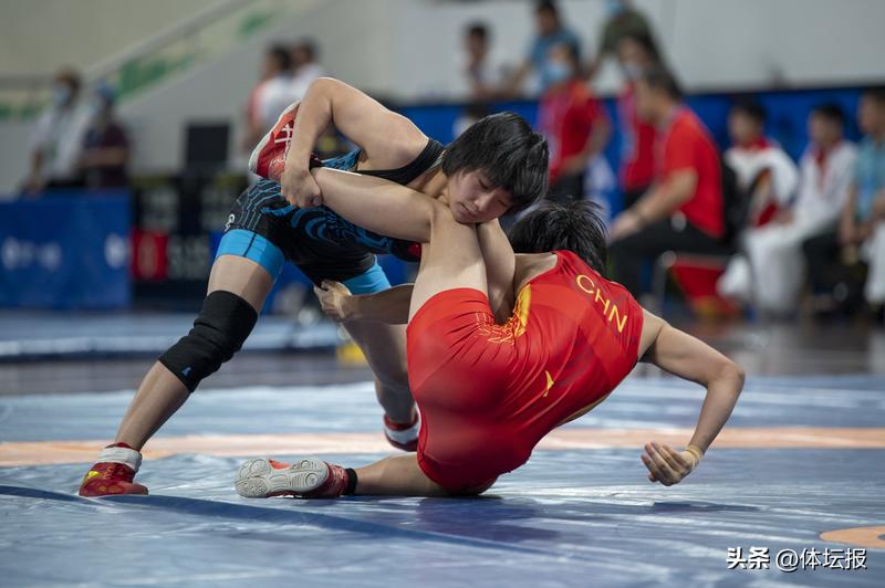 Li Ruonan Hangzhou female wrestling player Li Ruonan: On the field, she won gold ...
