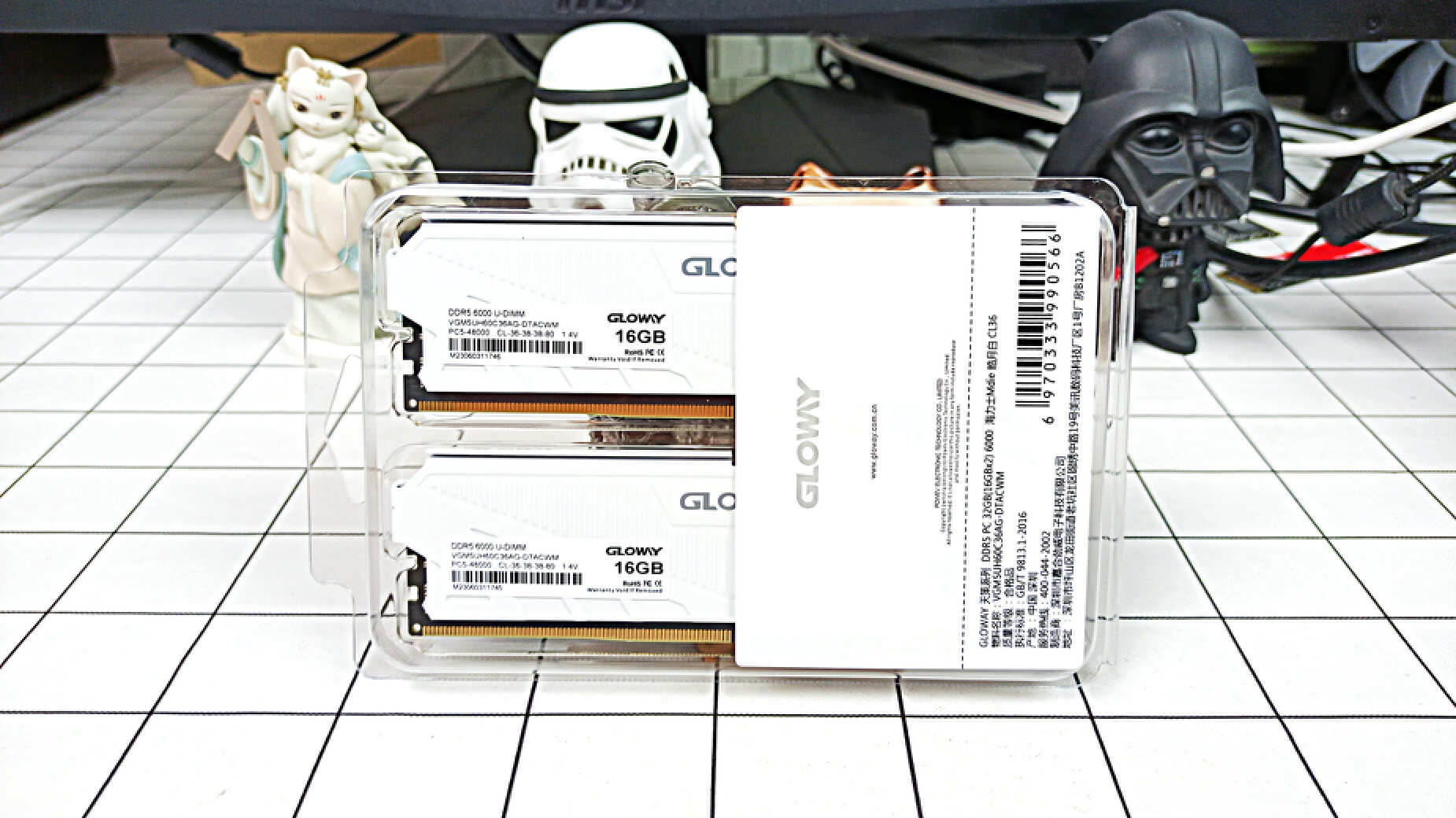 More than 500 32G memory sticks, easily overclocked to 7000Mhz ...