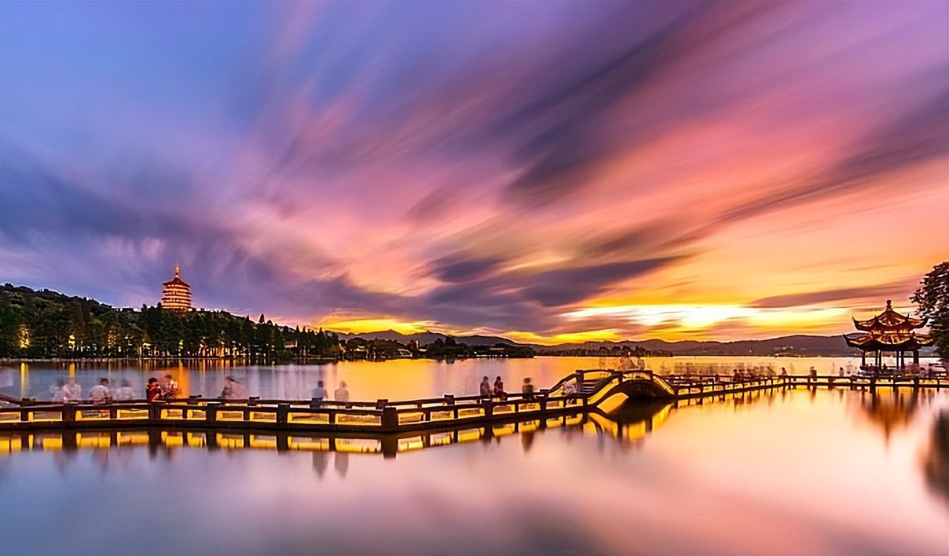"Picking Mulberries" West Lake Scenery iMedia