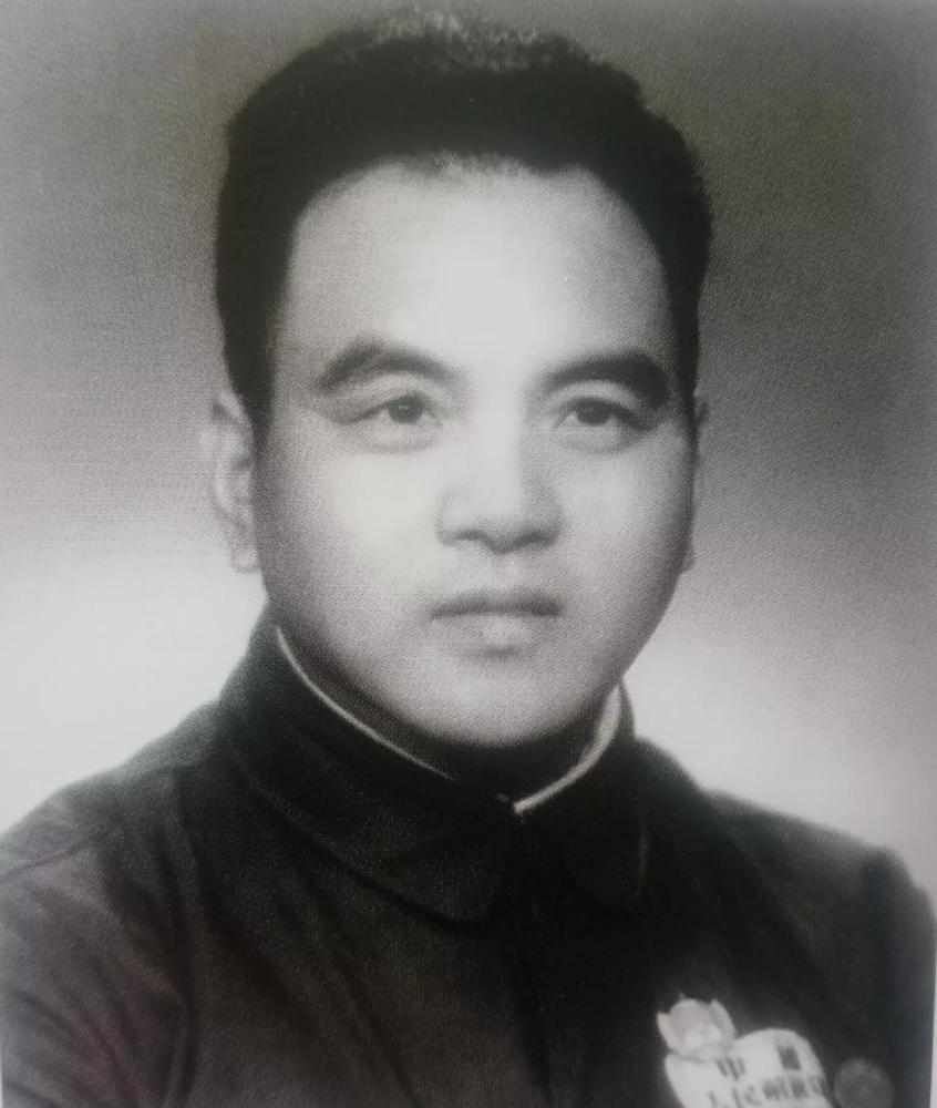 A comrade died of illness in 1954, and the funeral standard was higher