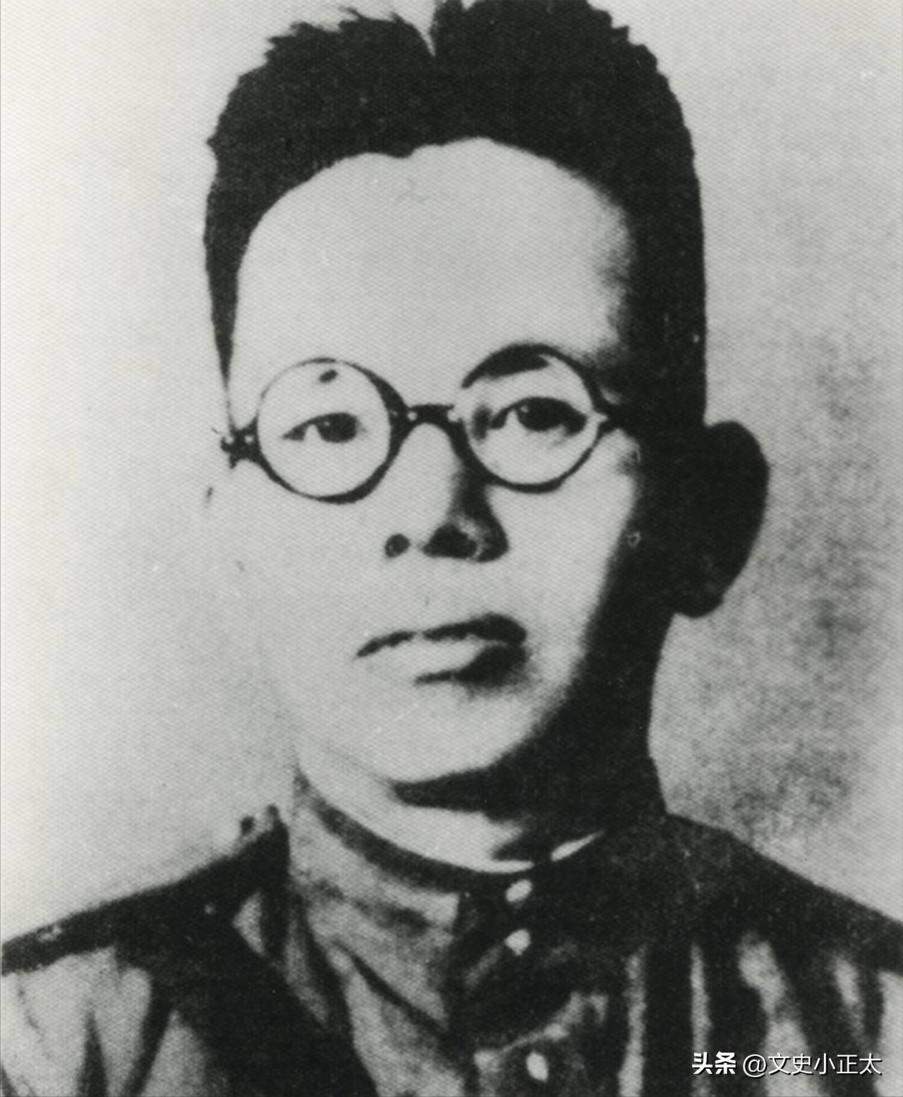 Awarded the title in 1955, Chen Geng was unhappy, and He Long comforted ...