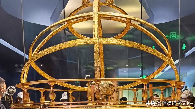 There is an astronomical instrument in the Clock Museum of the ...