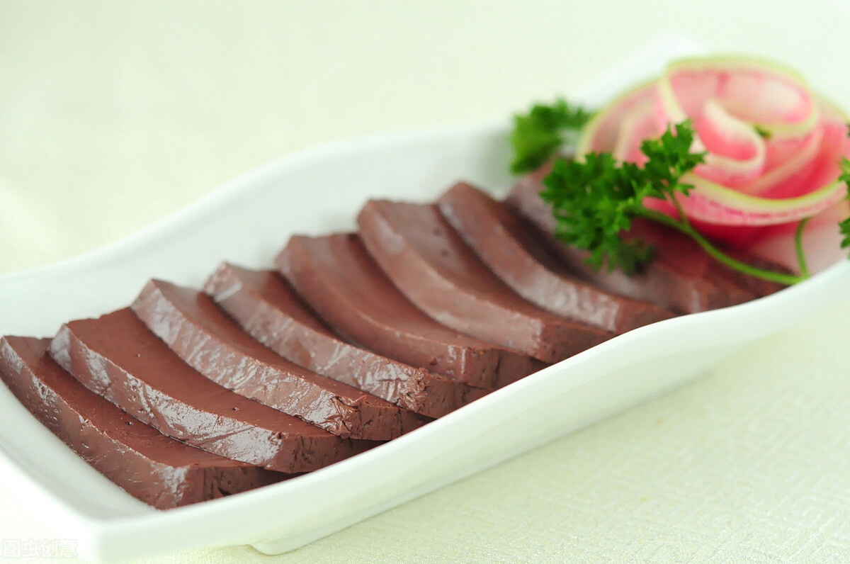 Can eating pig blood detoxify?What are the benefits of eating pig blood?I'll make it clear to