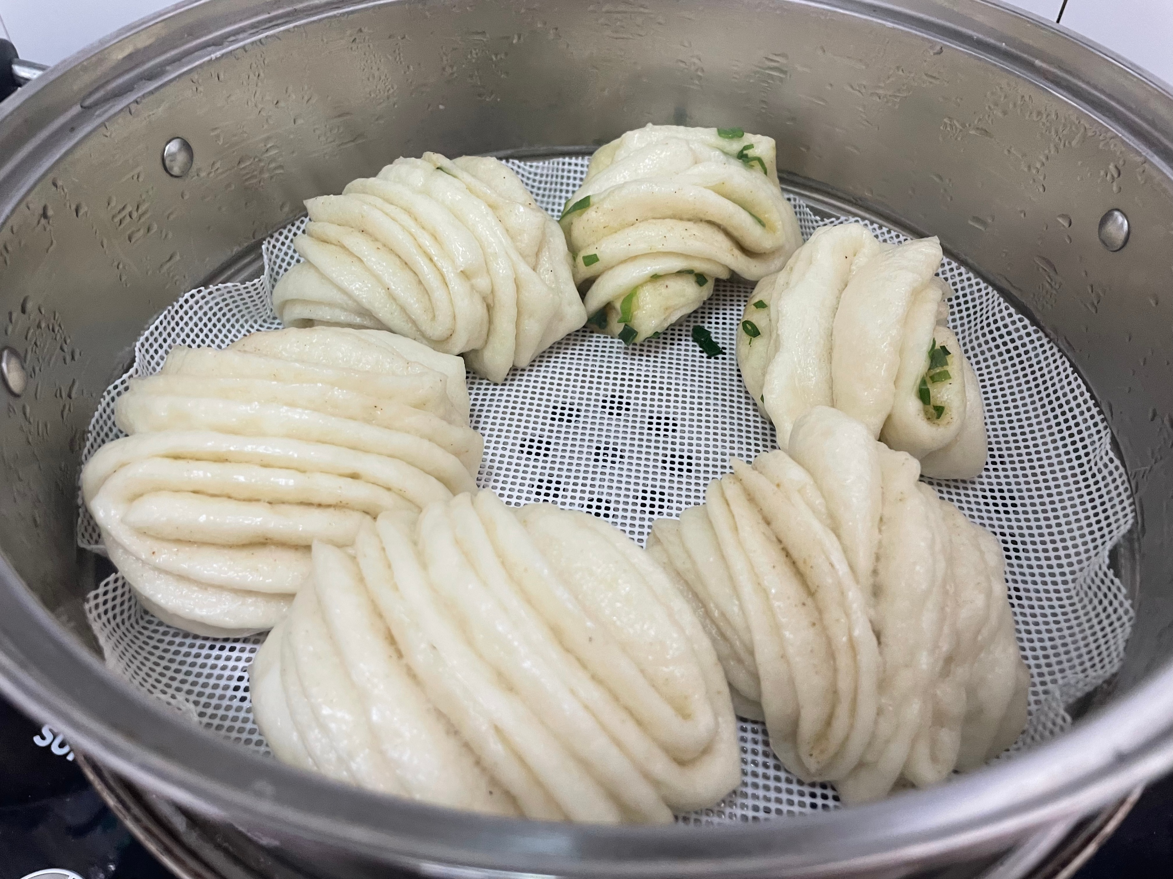 Spring onion rolls ~ simple and delicious staple food sharing - iNEWS