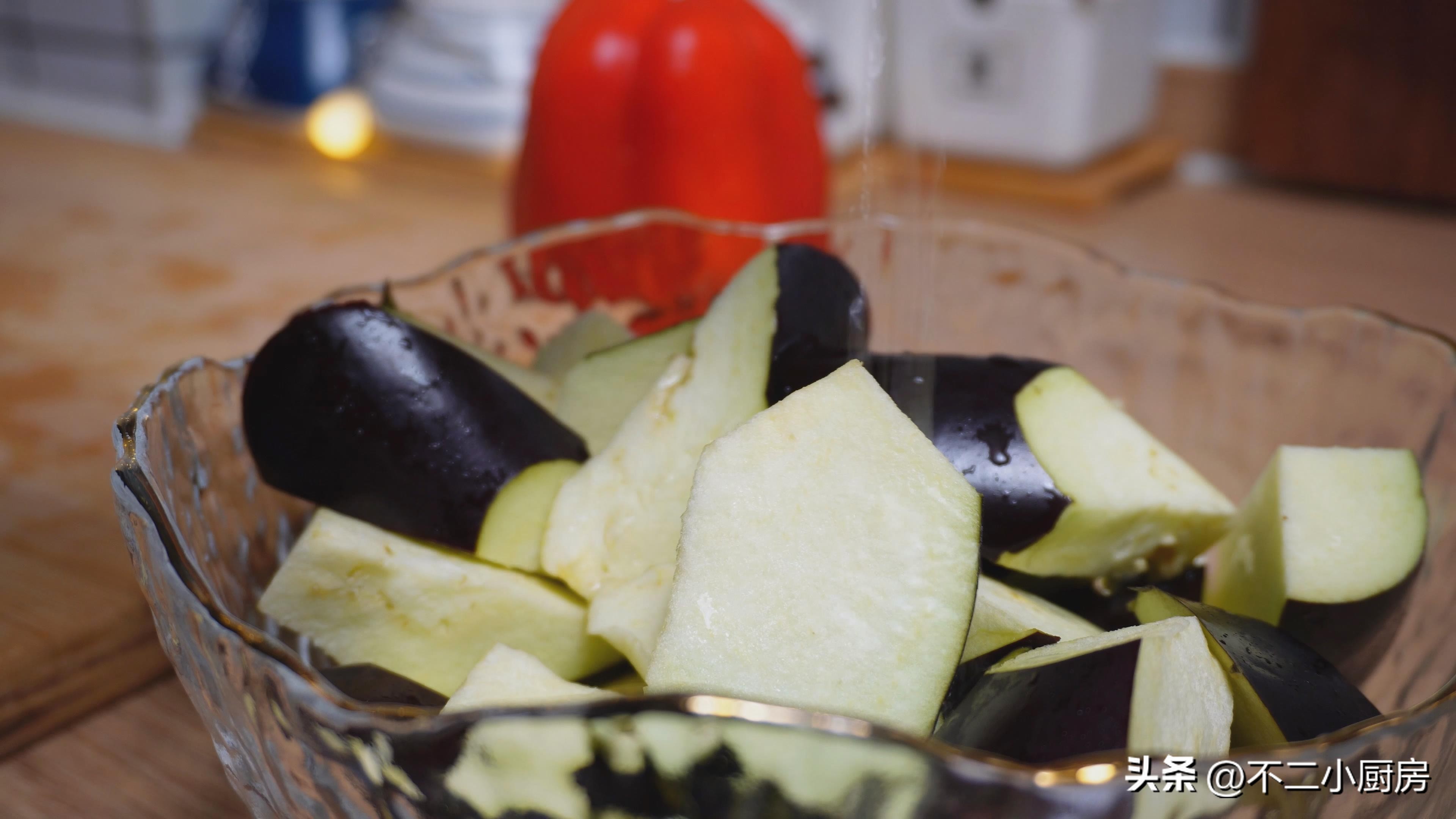 It is best not to deepfry or fry eggplant directly in the pan. I will