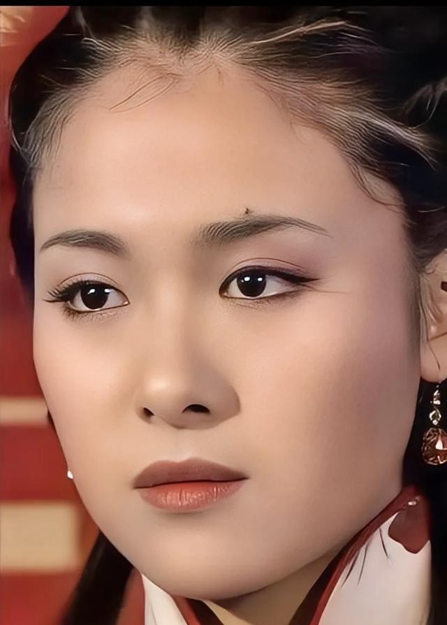 Li Baotian was once obsessed with her, and Zhang Guoli couldn't hide ...