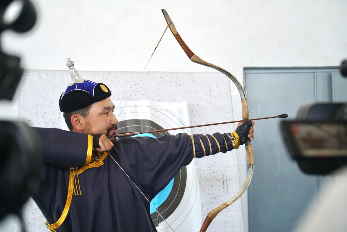 Exploring the History and Inheritance of Chinese Bow and Arrow