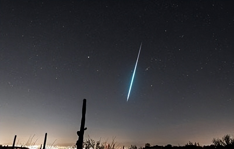 A fireball-shaped flying object appeared in Gansu. Witnesses said that ...