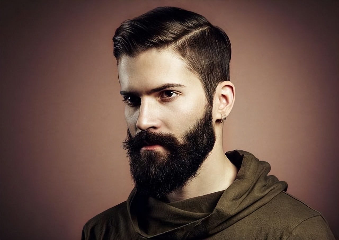 What does the saying "a good man is hairy and a good woman is fat" mean