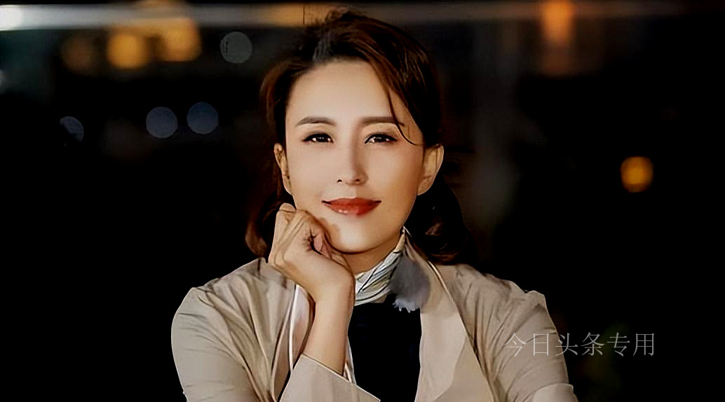 央視張蕾被除名後，再發動態談及離職原因，一句話道出人生感悟！ - 頭條匯