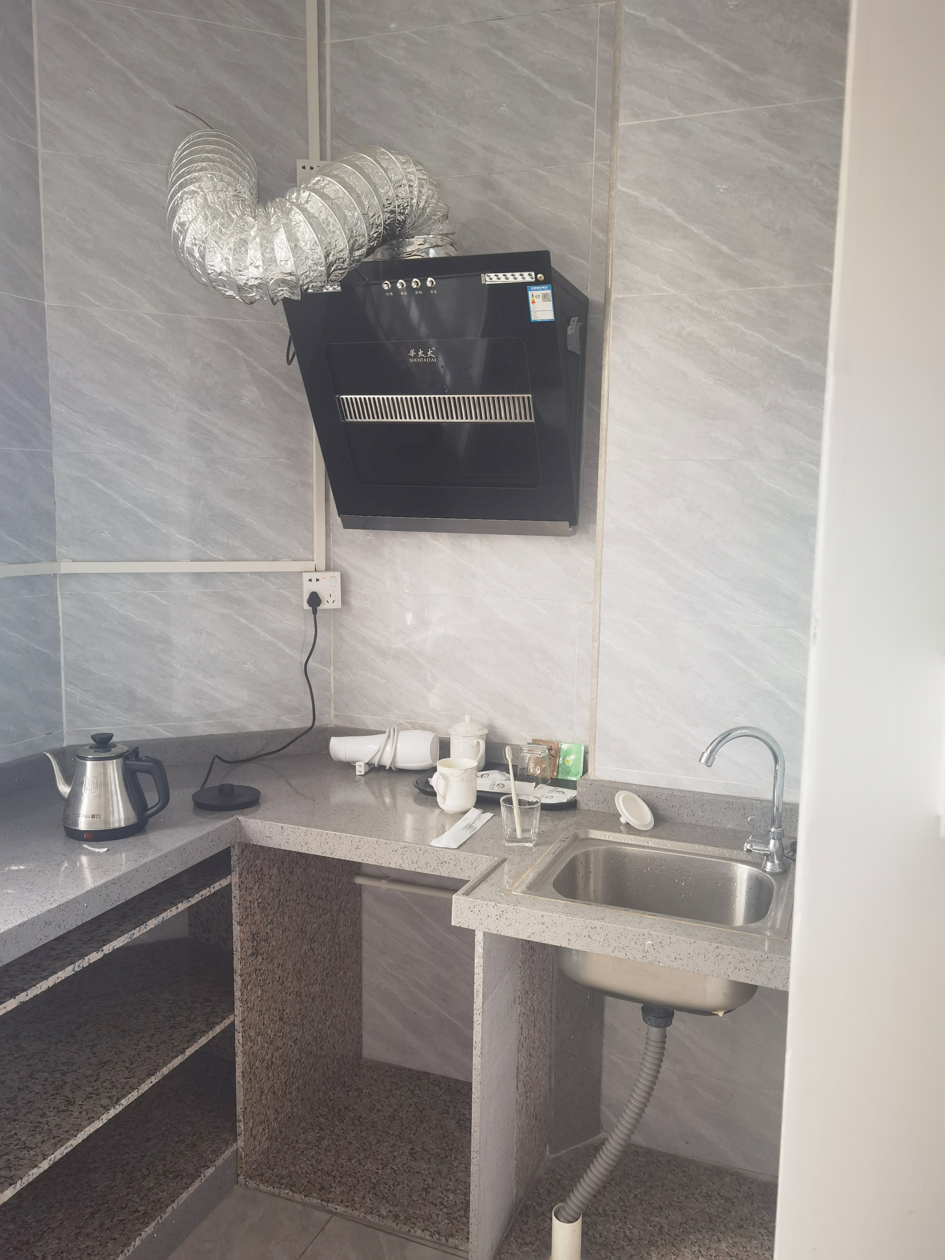 Apartment converted into hotel with washing machine iMedia