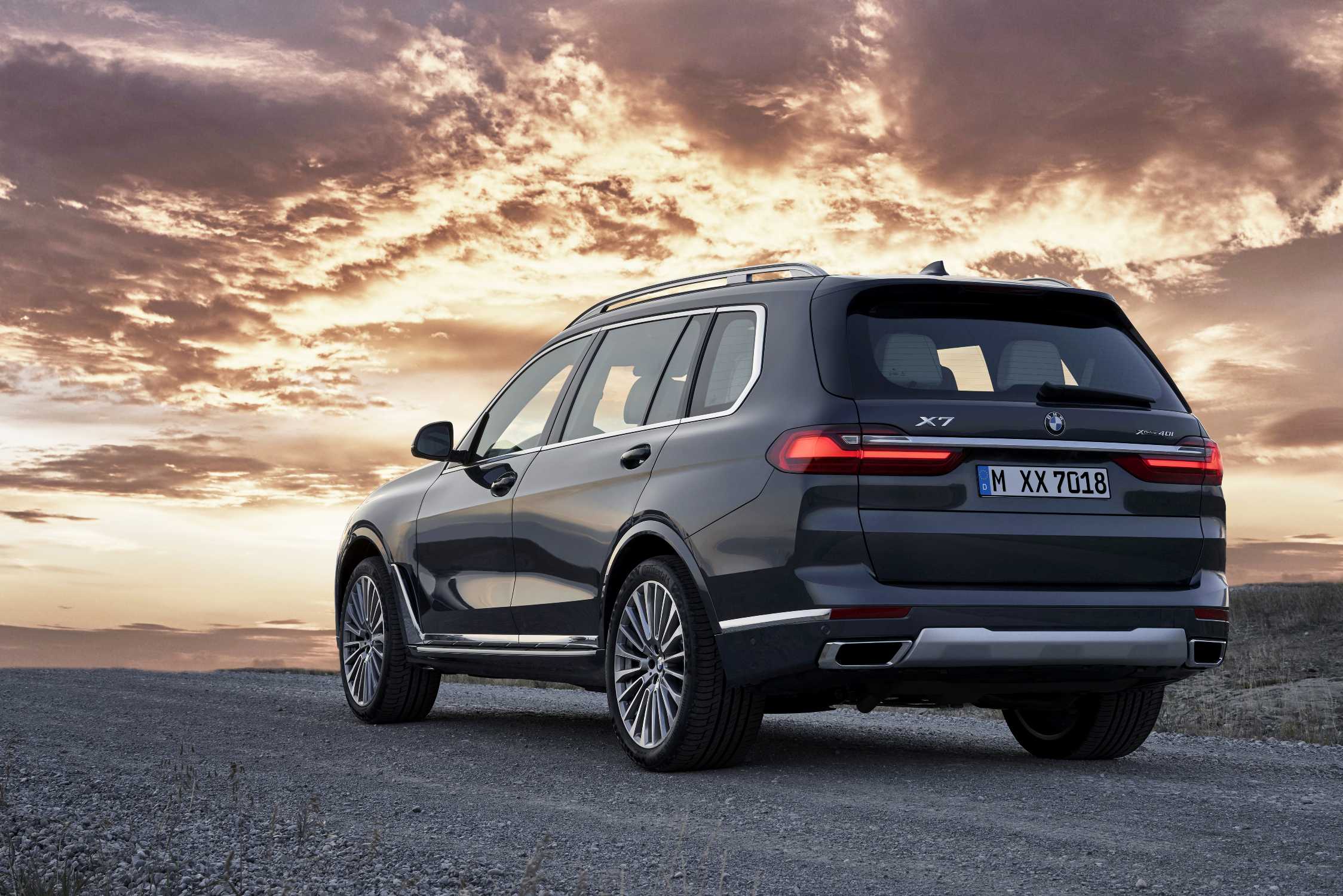 Foreign BMW X7 demanded millions of dollars in compensation for airbag  problems caused by defective cup holder design - iNEWS