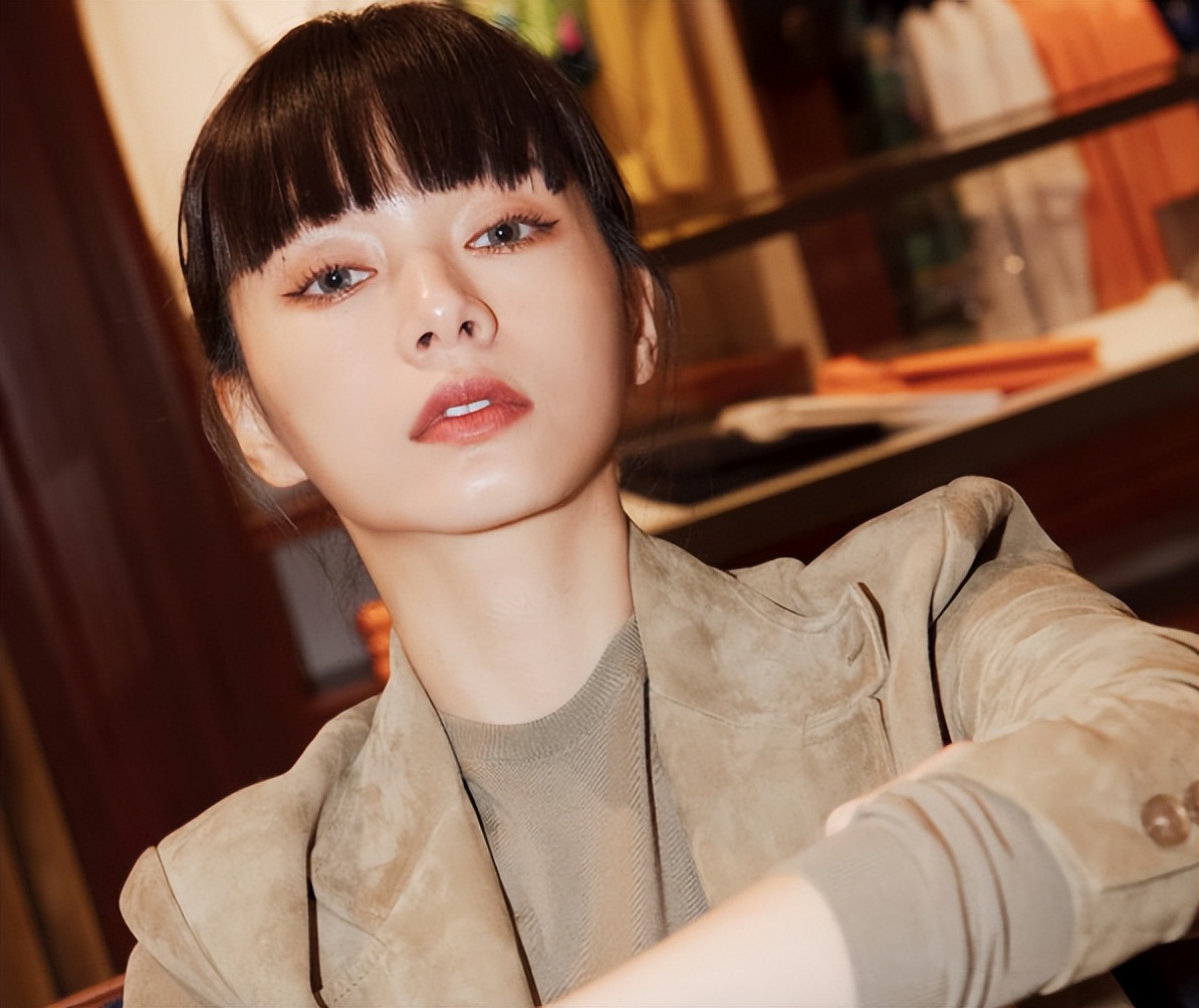 The Economics of a Public Breakdown