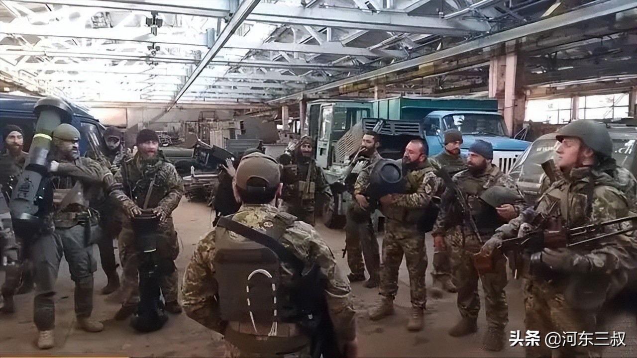 Figure 22 Indiscriminate carpet bombing, without leaving the Azov