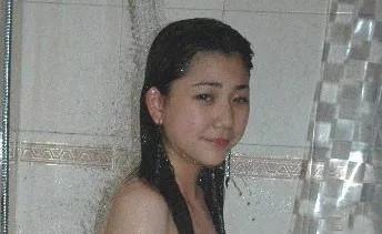 21-year-old nude photos circulated, Edison Chen cut her wrists to force