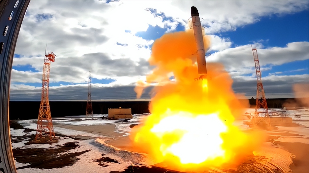 緊張時刻,俄連射4枚洲際飛彈,在美國和北約面前,畫下一道紅線