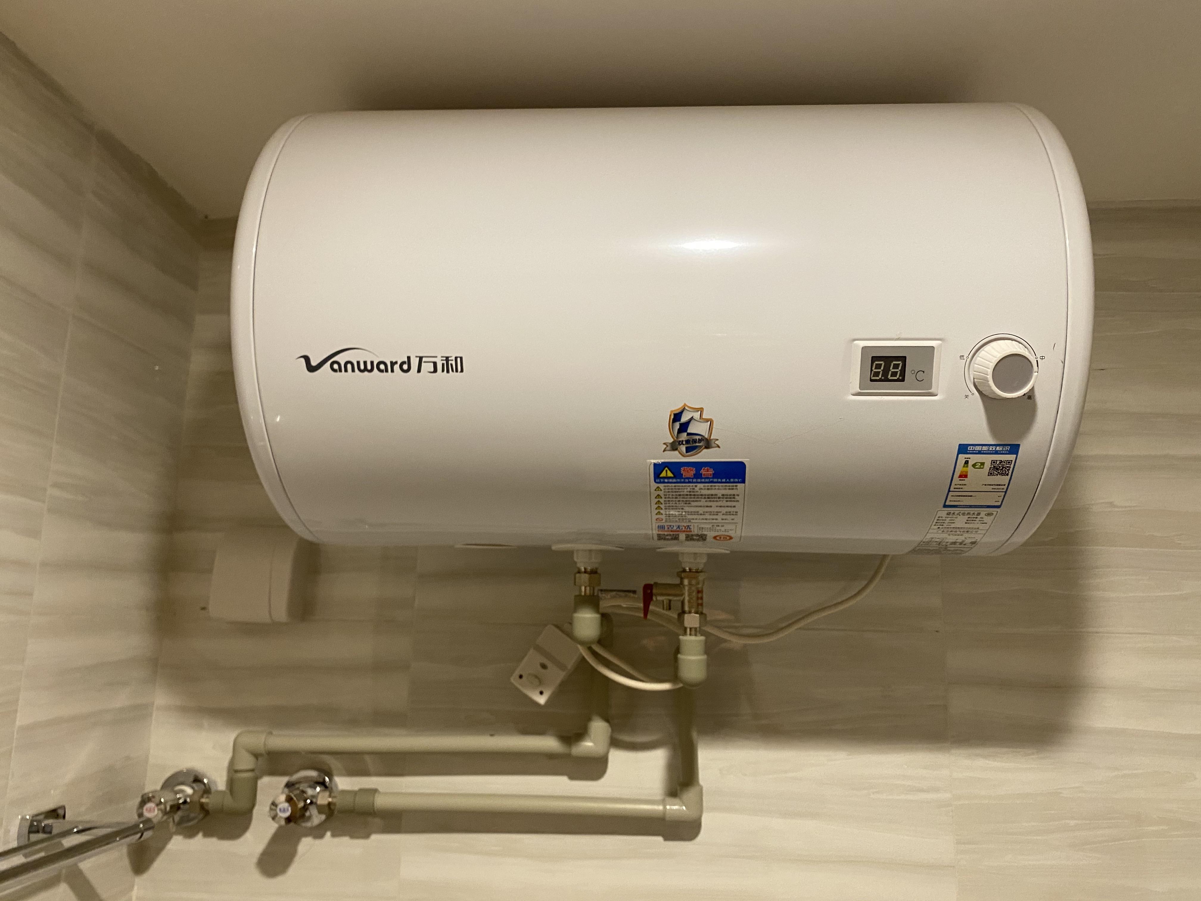 Are electric water heaters safe?Is there a high chance of leakage?The