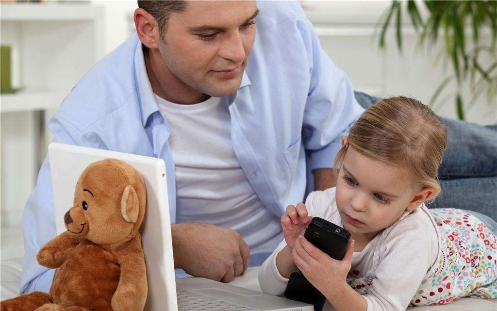 For babies who played with mobile phones before the age of 3, language