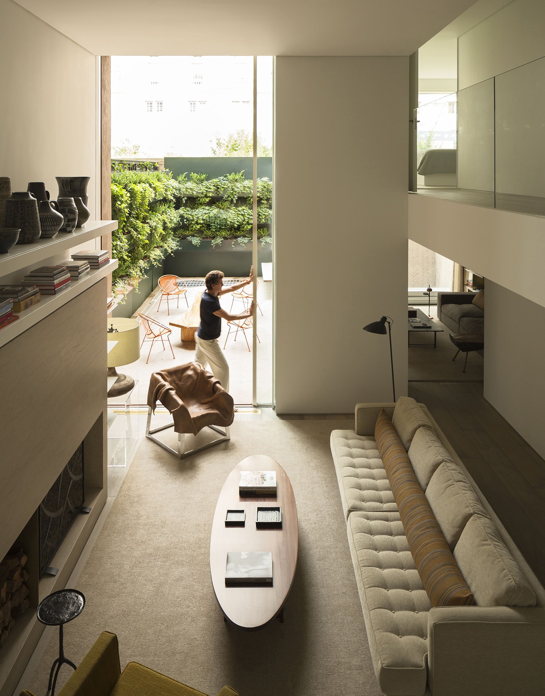 Modern Minimalist Townhouse Apartment—Space Decoration Design and Soft ...