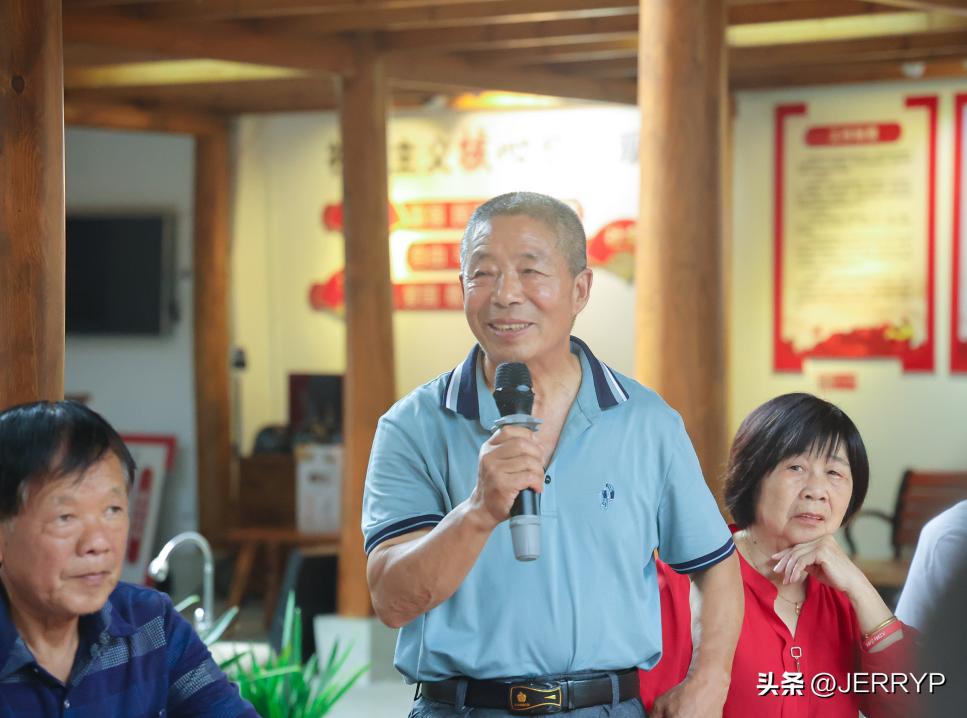 The sound of suona, the clang of drums, and the wonderful performance