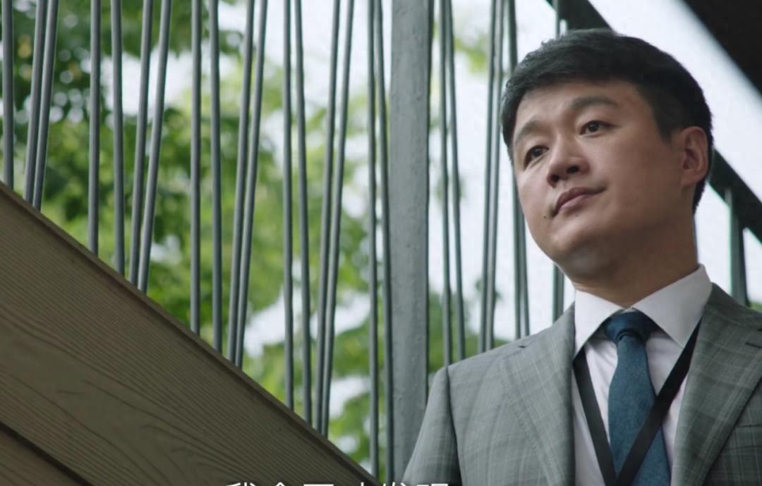 Gaining weight, having a swollen face, turning from handsome to greasy