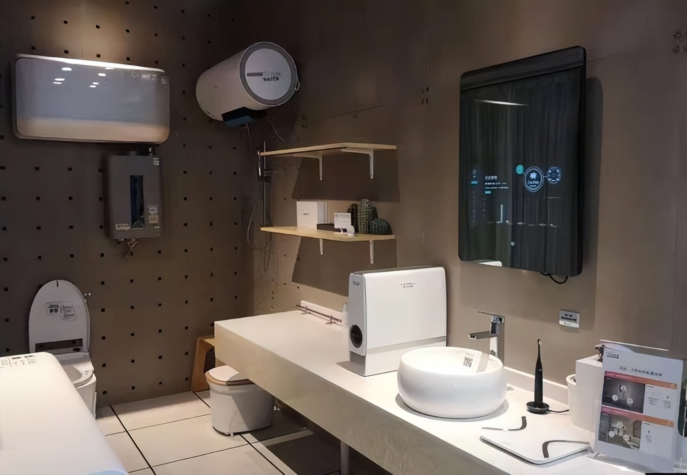 Branding vs. Marketing: Understanding the Key Differences - DesignRush