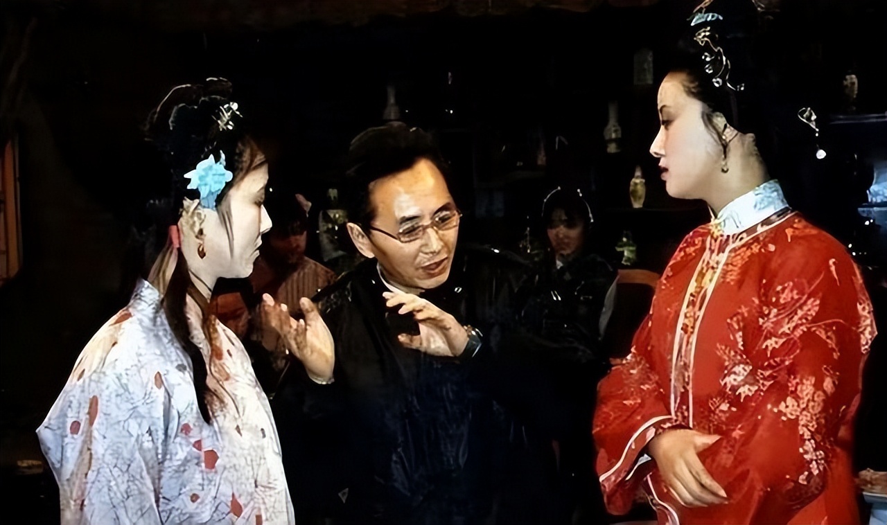 A Dream of Red Mansions: The role of Wang Xifeng was played by Deng Jie ...