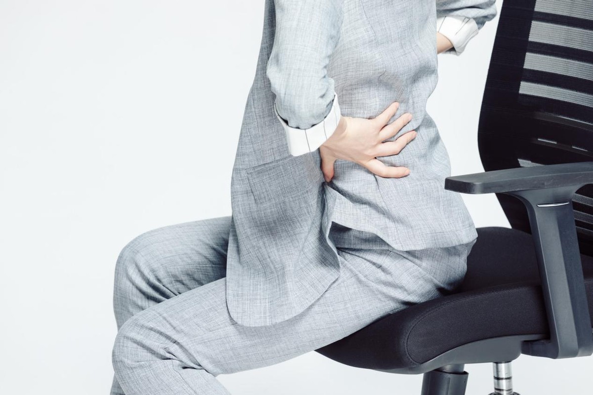 Which one is more harmful to the waist, standing or sitting for a long