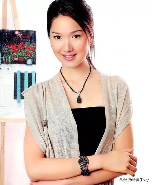 Star show of Chinese entertainment actress Li Yanan - iNEWS