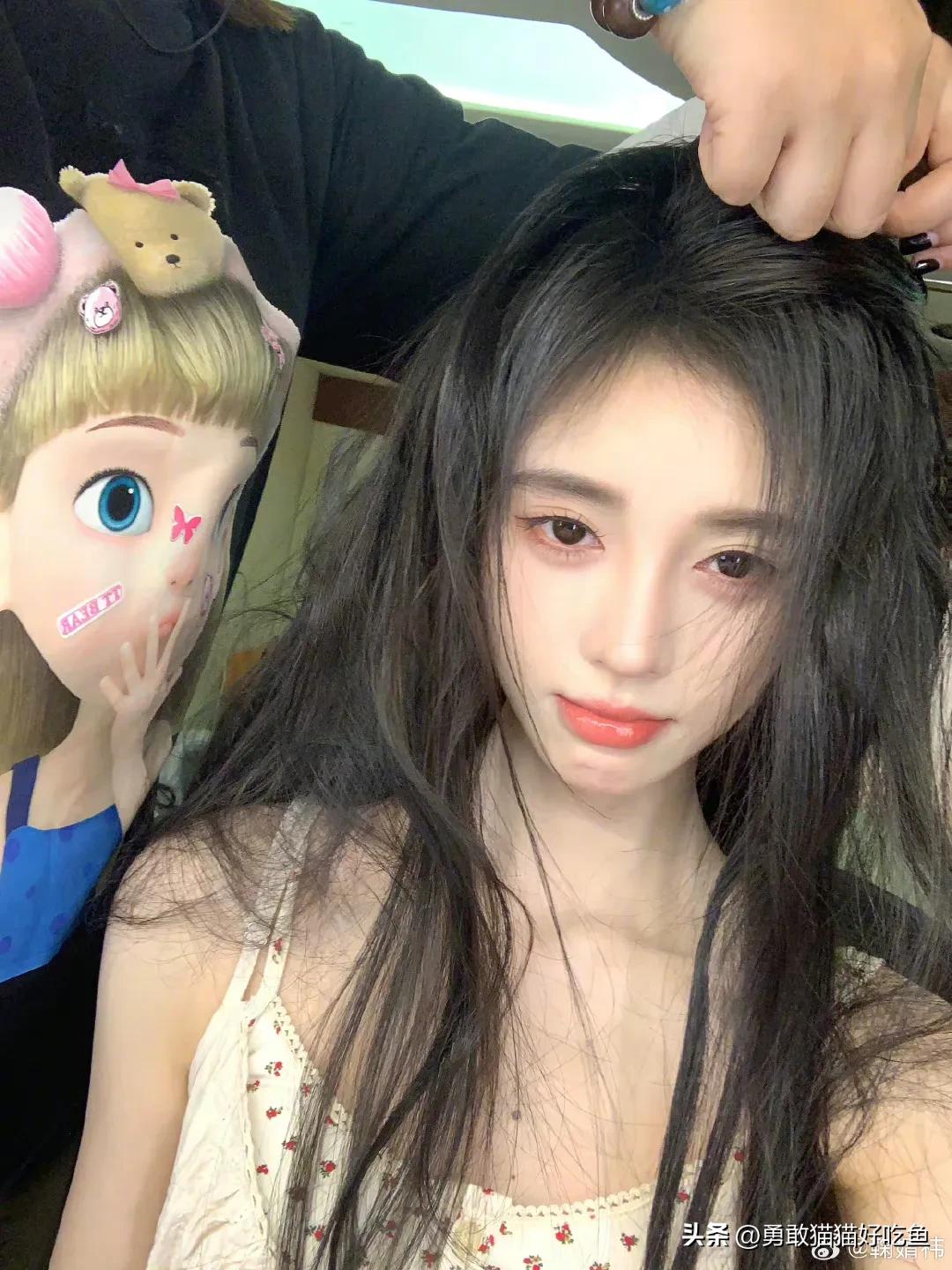 ju-jingyi-selfie-imedia