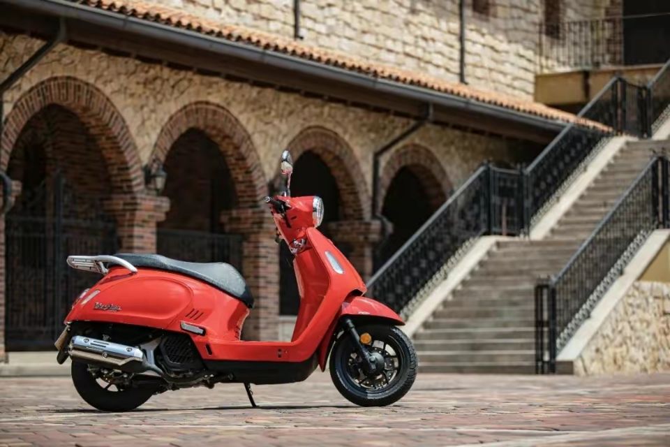 What are the 150cc scooters with excellent battery life? iNEWS
