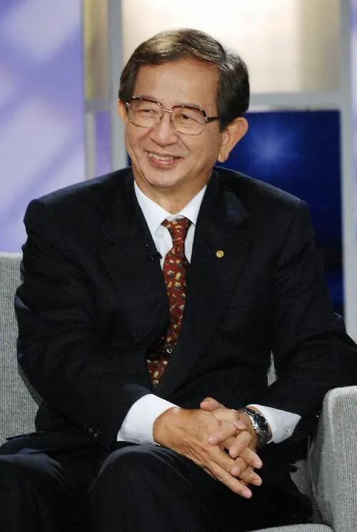 Eight Chinese scientists who won the Nobel Prize iNEWS