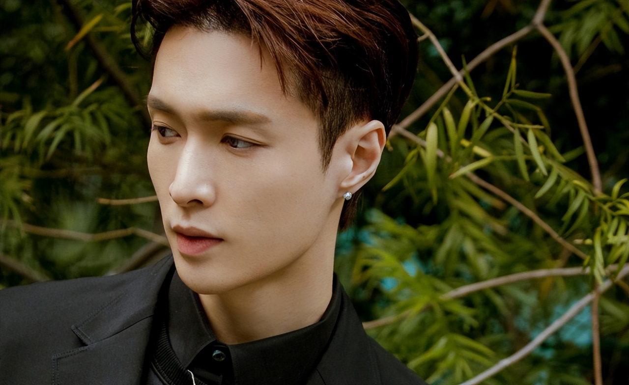 Zhang Yixing can be ridiculed for his low EQ and bad acting skills, but he must never be