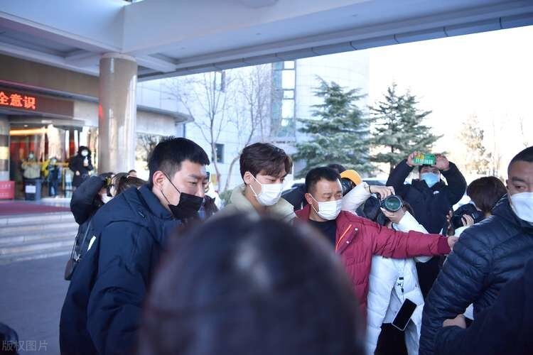 Poor fans, or poor celebrities - iMedia