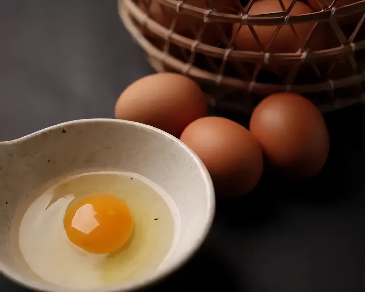 Are Japanese raw eggs really safe to eat?Let's find out iNEWS