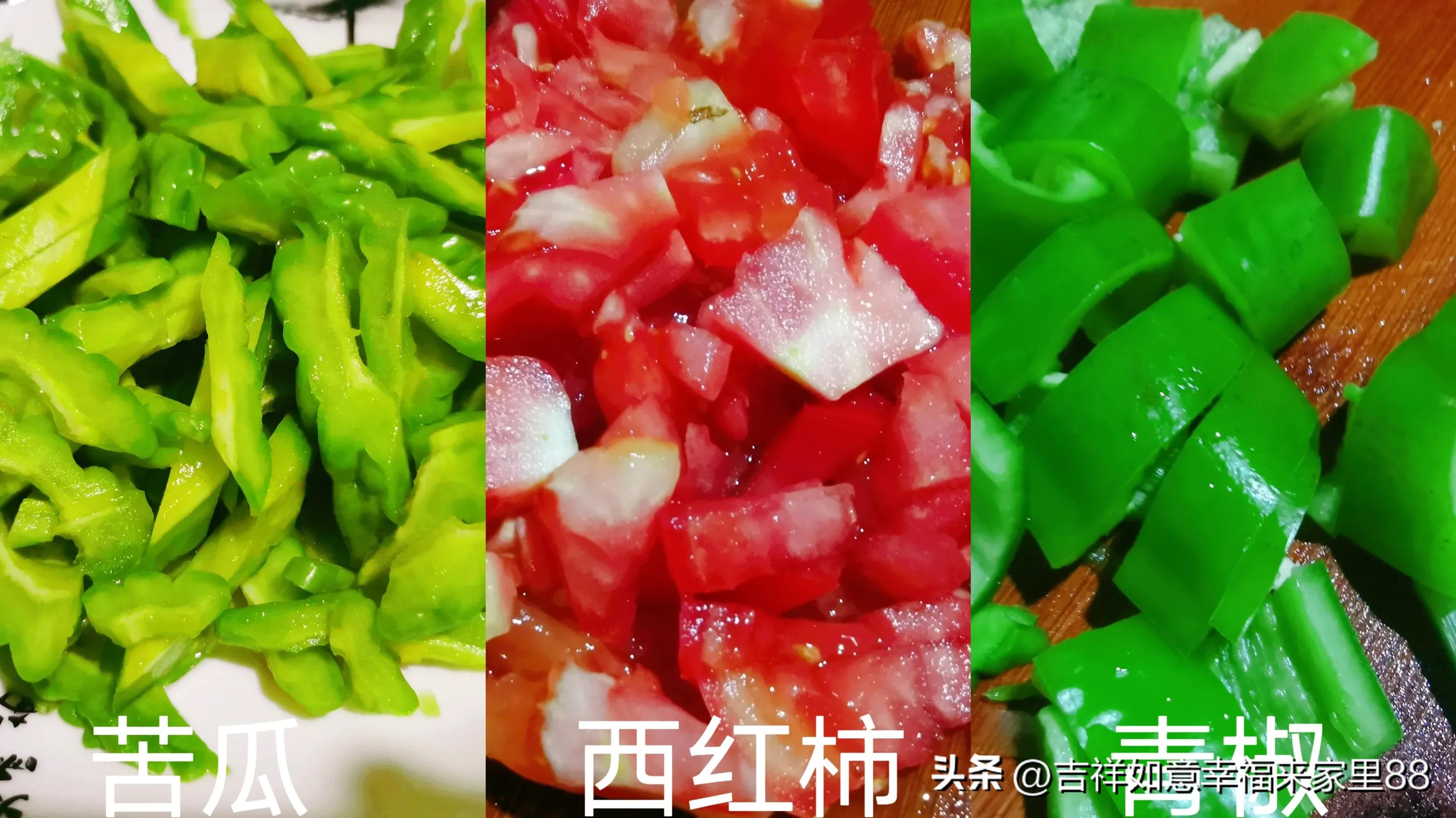 Bitter gourd in tomato sauce, sweet and sour tomato juice, bitter gourd