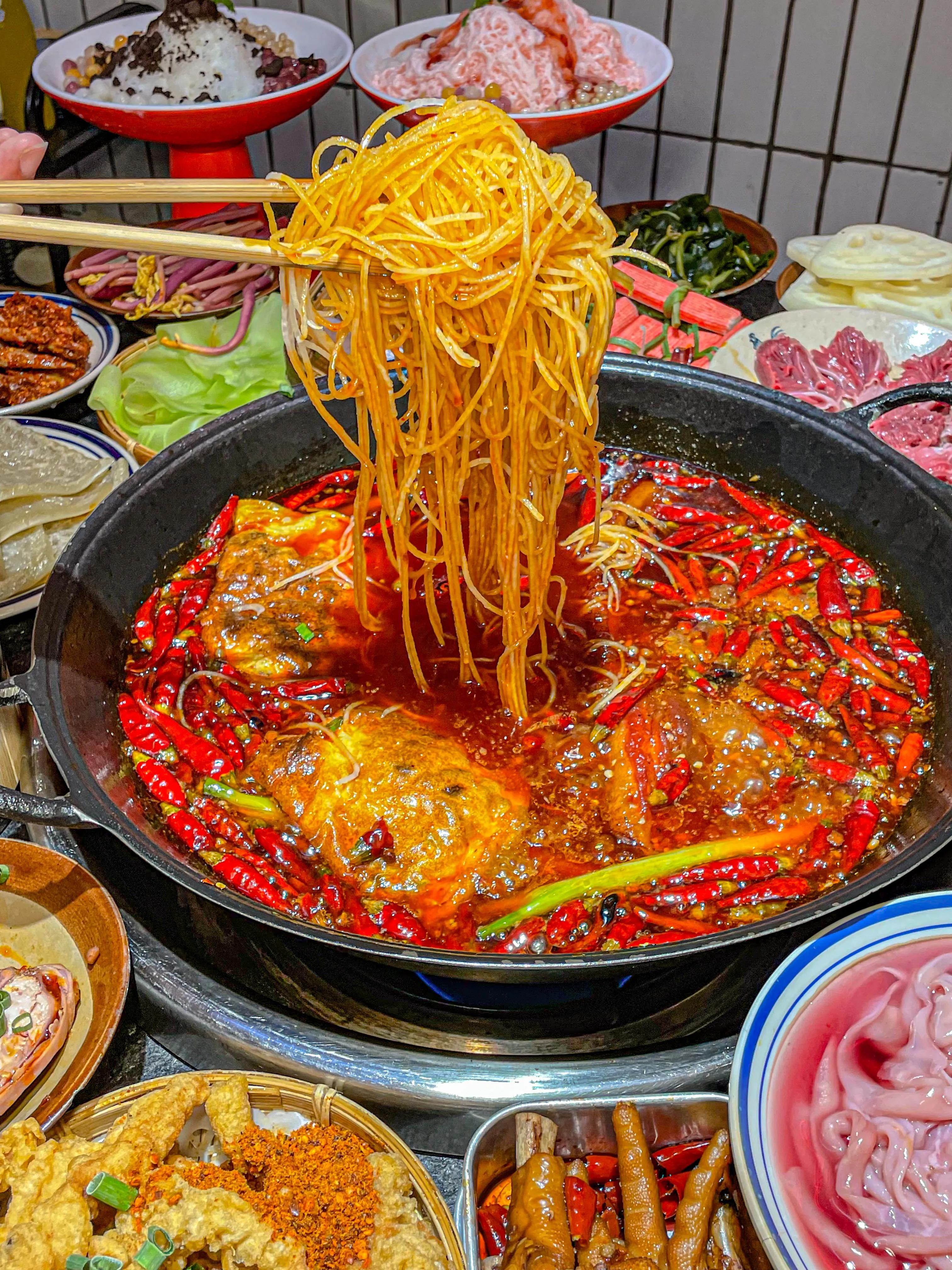 The Chongqing hot pot hidden in the alleys of Chengdu costs 35 per