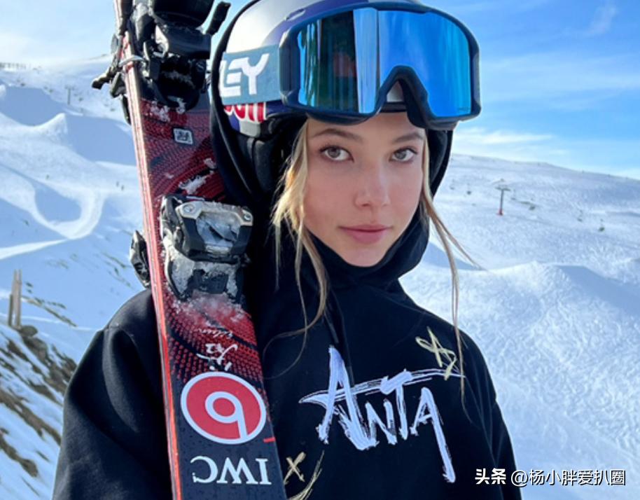 Qin Fen and the mixed-race beauty go skiing to escape the summer heat ...