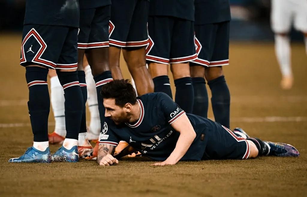 Messi is making trouble for the team, free kicks are getting less and ...