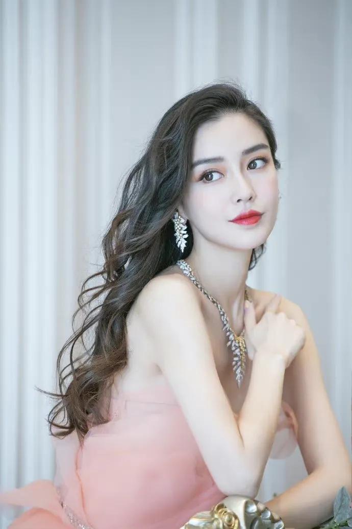 Beauty star Angelababy sexy photo - iNEWS