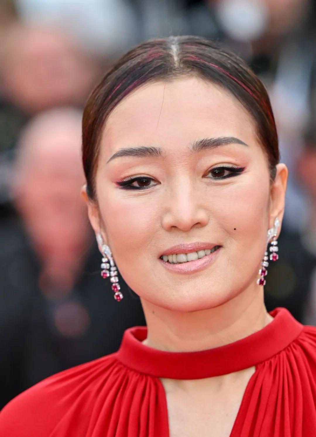 Chinese female stars gather in Cannes - Tang Wei finally wears real