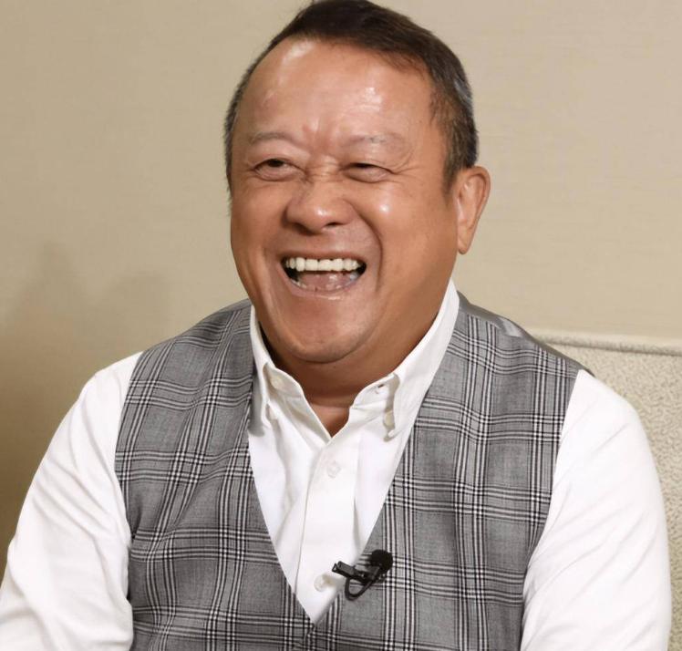 70-year-old Zeng Zhiwei appeared in the hotel in a low-key manner ...