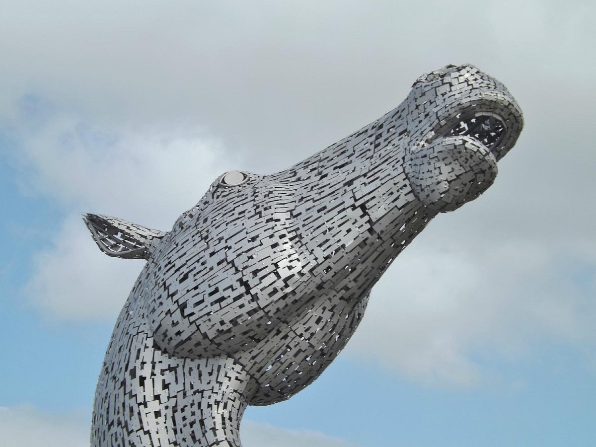 Get an upclose look at the world's largest horse sculpture and marvel